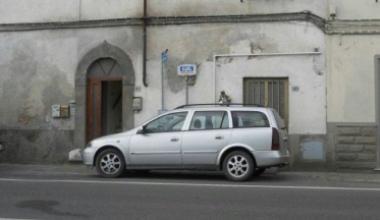 Scoperta una casa-squillo in mezzo al paese: arrestata una cinese. Era la tenutaria