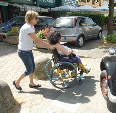 <b>DENUNCIA.</b> Da parte di una signora disabile che ha partecipato alla festa di Montelaterone a Ferragosto  