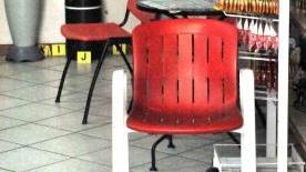 Il punto d’impatto del proiettile che ha ferito la donna