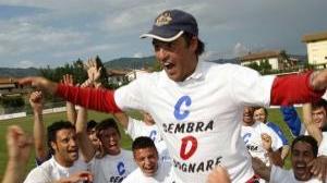 Mister Pagliuca durante la festa per la promozione del Borgo in Seconda divisione al termine dello scorso campionato