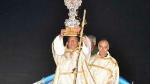 Processione di barche celebrando San Cerbone