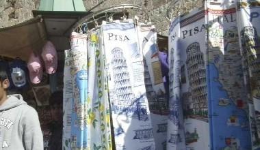 Denunciate due ragazze di San Giuliano per furto ad una bancarella al Duomo