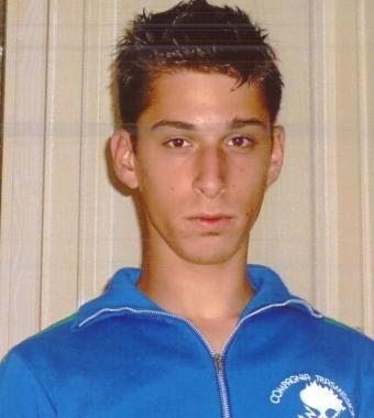 18 ANNI PER LORENZO A Lorenzo: «In questo giorno così importante per te, ti auguriamo, ...
