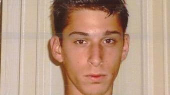 18 ANNI PER LORENZO A Lorenzo: «In questo giorno così importante per te, ti auguriamo, ...