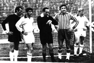 <b>INSEGUITO. </b>Larbitro Sbardella 