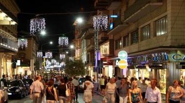 Il centro di Montecatini affollato fino a tarda sera