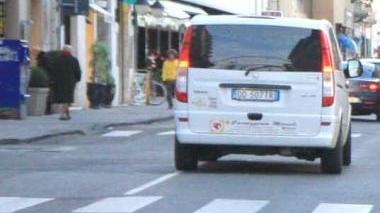 Veicoli in transito in via Marradi