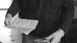 Lettere minatorie, caccia a due autori