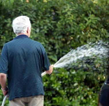Invito di Publiacqua rivolto a chi abita nelle frazioni collinari a ridurre gli sprechi dacqua         