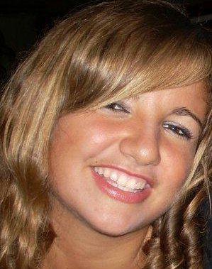 18 ANNI PER GIULIA «Tanti auguri Giulia per i tuoi 18 anni dai genitori, dalla sorella ...