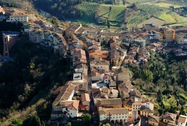 Una panoramica dallalto di San Miniato 