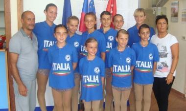 <b>GRUPPO. </b>Il circolo La Cigna Gymasium con i maestri Leandro e Debora Peralta    