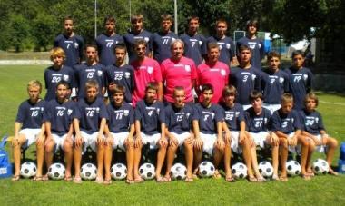 <b>ESPERIENZA DIVERSA. </b>I ragazzi del Portuale classe 1997 che partecipano al ritiro e dormono insieme sotto una maxi tenda 