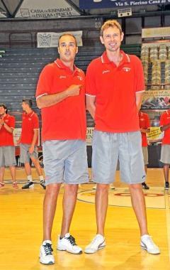 Da sinistra, coach Paolo Moretti e Giacomo Galanda 