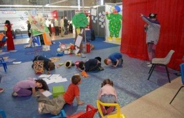 Bambini ai laboratori organizzati dallassociazione Il gabbiano 