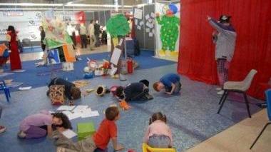 Bambini ai laboratori organizzati dall’associazione “Il gabbiano”