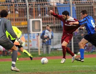 <b>FEDERICO</b> a Pontedera nel derby del 2009 col Pisa  