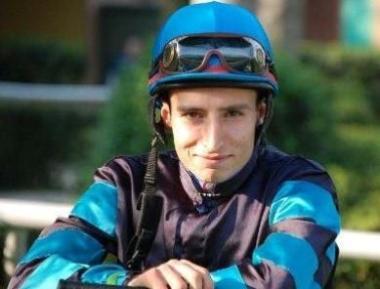 <b> CORAGGIO.</b> Erik Fumi, il jockey rimasto ferito in un incidente al Caprilli  