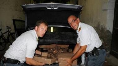 Gli uomini delle fiamme gialle hanno sequestrato oltre 200 chilogrammi di hashish
