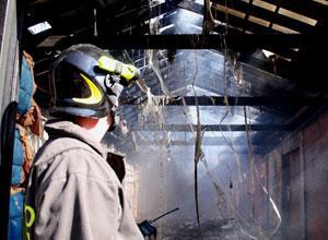 Distrutta dalle fiamme una fabbrica tessile