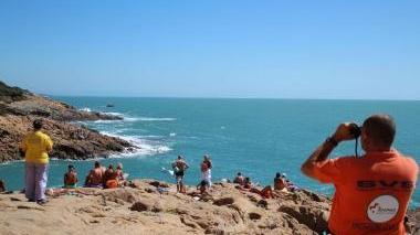 Il mare è stato continuamente ispezionato anche da terra ma del corpo di Matteo Maestri nessuna traccia nemmeno ieri