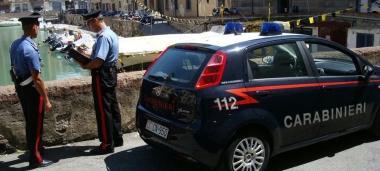 Una pattuglia dei carabinieri in azione in centro