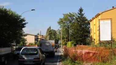 Veicoli in coda nella zona di via Ingrillini