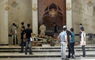 Linterno della chiesa di Bagdad dopo lesplosione dellottobre 2010 