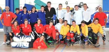 <b>HOCKEY </b>Un gruppo di giocatori e una lezione di coach Bellini    