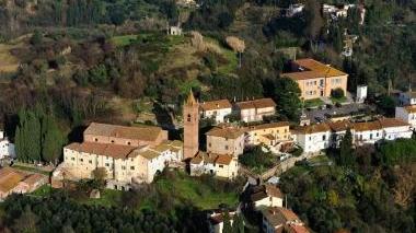 Una veduta panoramica della frazione di Marti nel comune di Montopoli