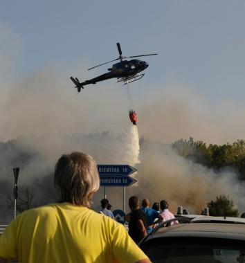 Elicotteri in azione a Massa Macinaia (vip)  
