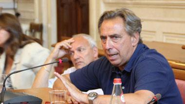 Cosimi azzera la giunta. Don Razzauti: «Una cosa mai vista»