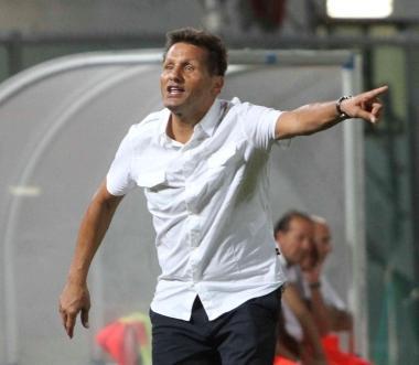 <b>NOCCHIERO. </b>Walter Novellino istruisce i suoi a bordo campo 