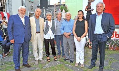In alto alcuni premiati Al centro il gruppo di amministratori e organizzatori In basso un giro sulla carrozza del granduca 
