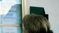 <strong>OFFERTE.</strong> Cartelli di un’agenzia immobiliare (archivio)