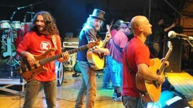 Il gruppo dei Bandabardò tra i più amati abituée del festival Metarock