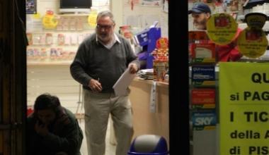 Tenta di rapinare una tabaccheria con la siringa: arrestato