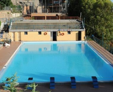 <b>GIUNCARICO.</b> La piscina comunale dove Salah Ddin ha avuto la congestione 