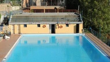 <b>GIUNCARICO.</b> La piscina comunale dove Salah Ddin ha avuto la congestione
