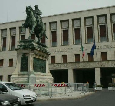 La sede della prefettura in piazza Unit&agrave; dItalia 