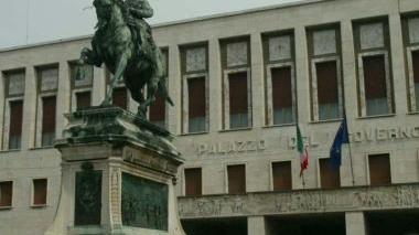 La sede della prefettura in piazza Unità d’Italia