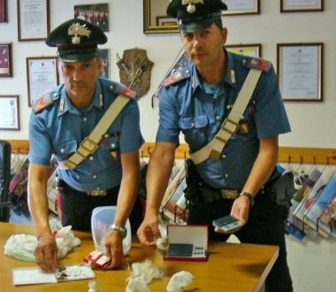 La droga sequestrata al giovane di Portoferraio dai carabinieri del nucleo operativo dellElba   
