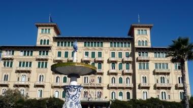 <b>COLPITO.</b> Fra gli hotel visitati dalla banda anche il Royal