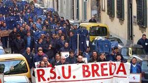 Tute blu in marcia contro la vendita