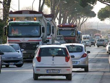 Traffico in via Dorsale 