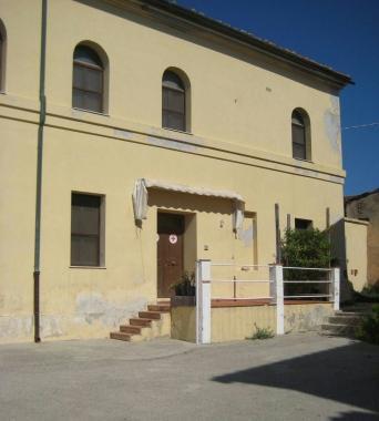 Medici in campo per far riaprire il presidio della Croce Rossa