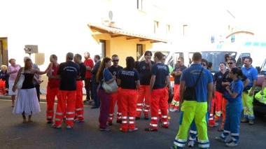 Volontari della Pubblica Assistenza di Pontedera in occasione della inaugurazione di un nuovo veicolo per il soccorso Da oggi a domenica una festa alla Bellaria farà conoscere ancora di più i servizi offerti