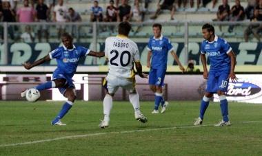 A sinistra il gol di Dumitru alla Juve Stabia Sotto a sinistra Eder e a destra Regini 