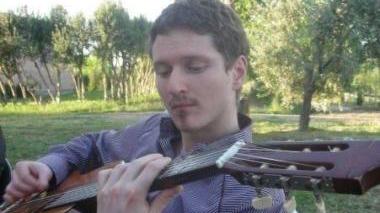 Matteo Maestri; a destra un momento delle ricerche