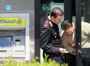 Rapina anomala davanti alle Poste